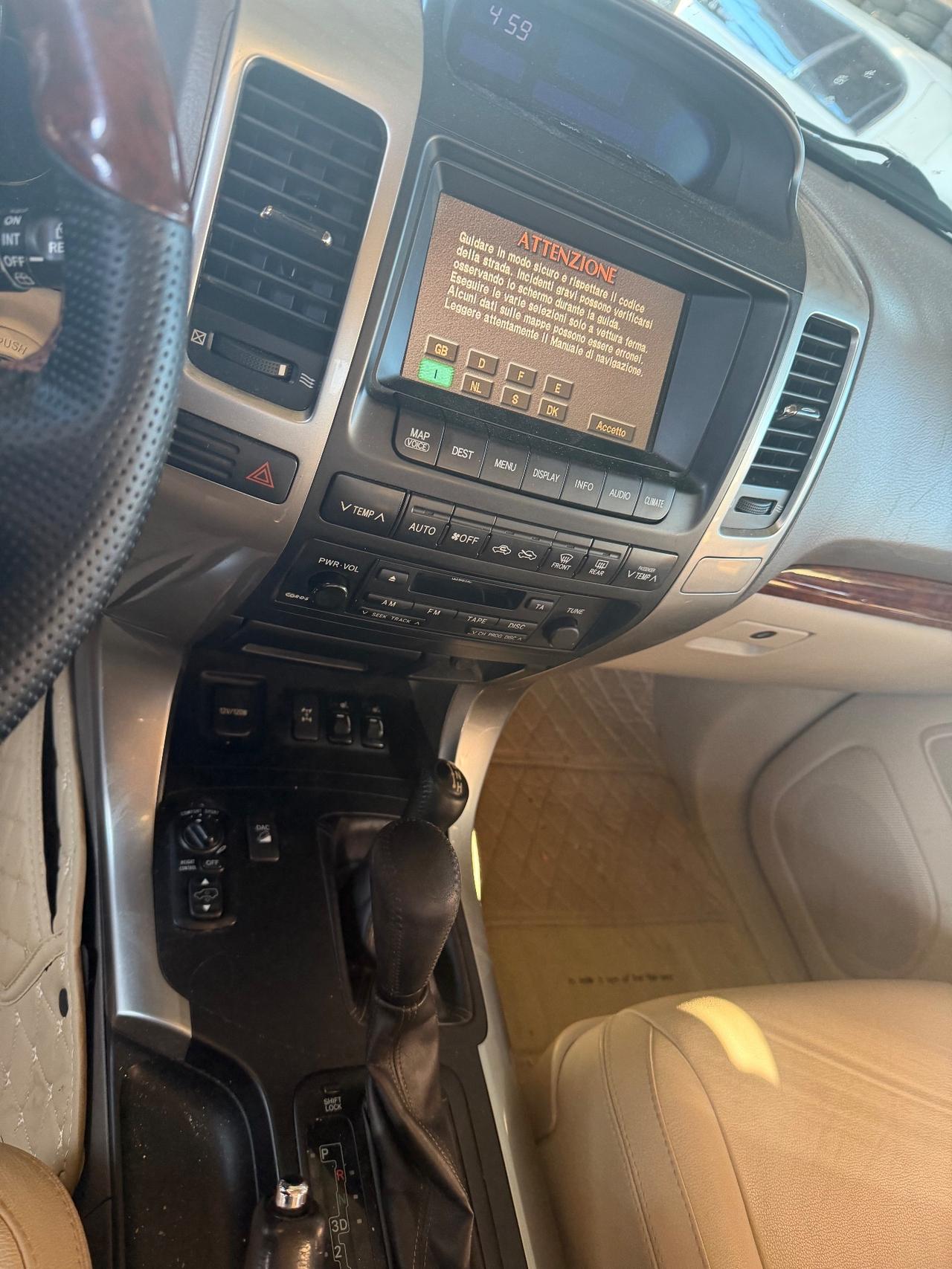 Toyota Land Cruiser 3.0 D-4D 16V 8 posti