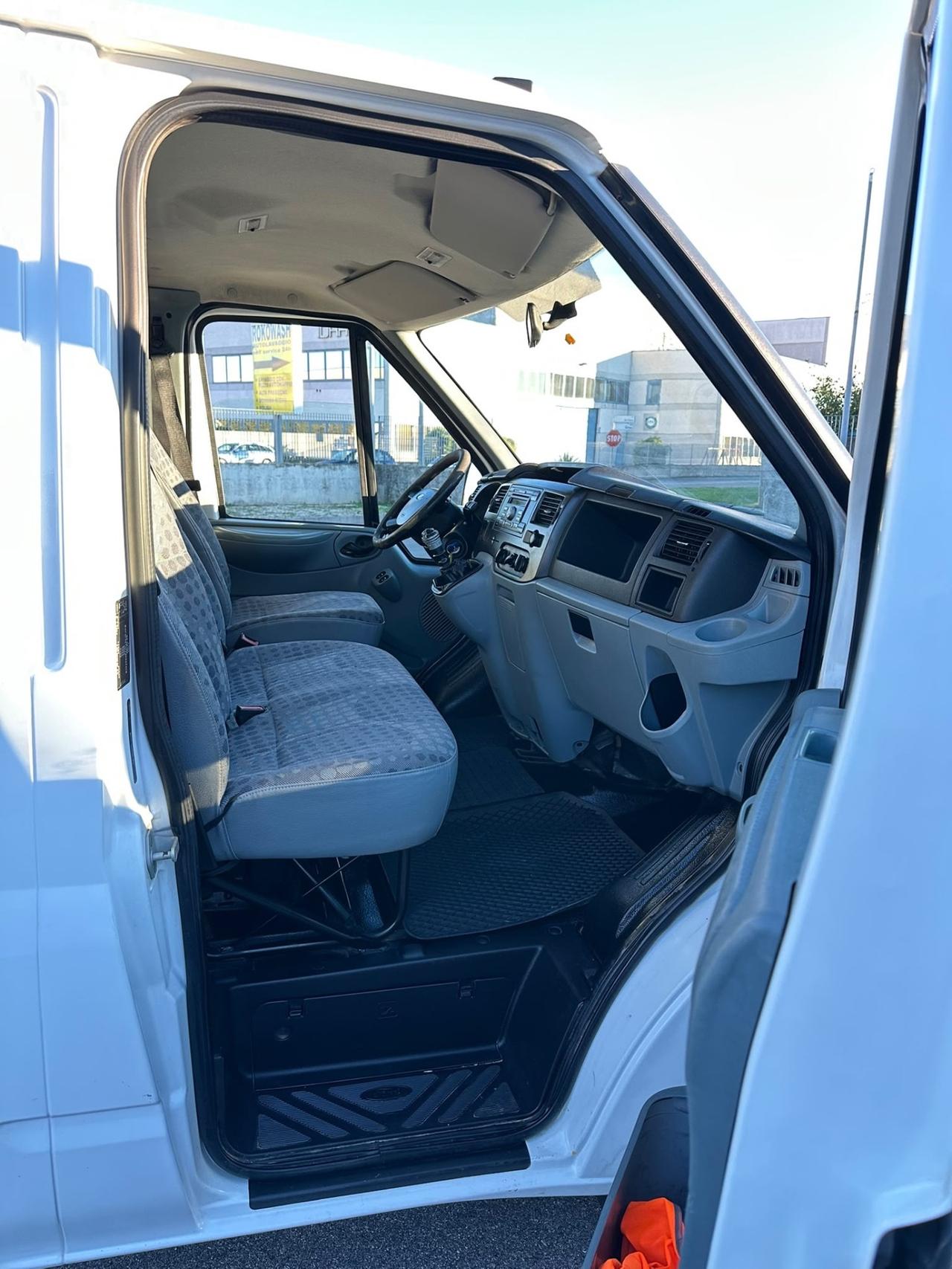 Ford Transit anno 2009 cassone fisso