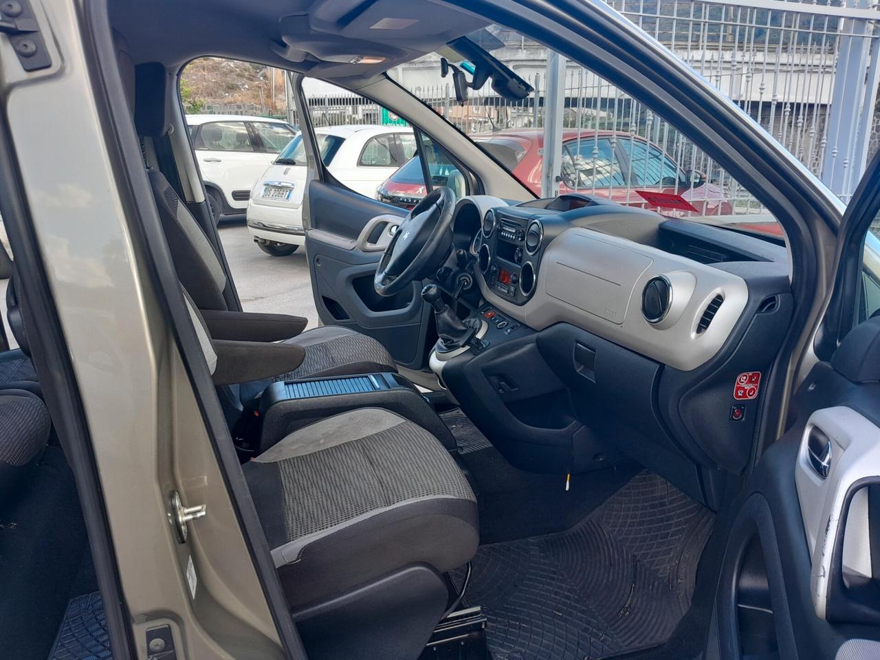 Peugeot Partner Tepee 1.6 HDi 115CV Family