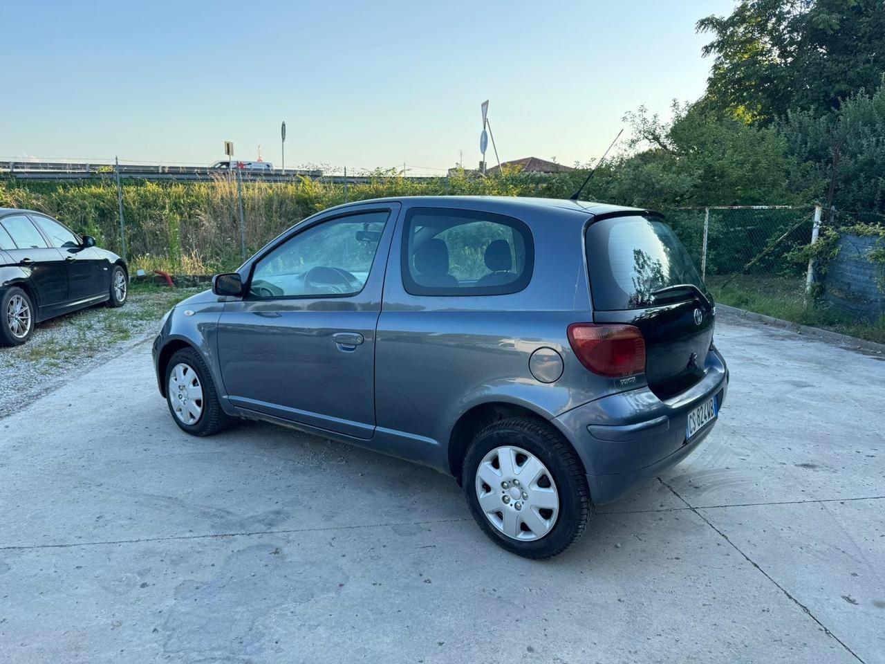 Toyota Yaris 1.0i 16V cat 3 porte Sol