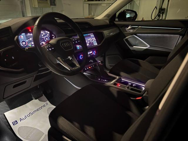 AUDI Q3 35 2.0 TDI S tronic quattro Business COCKPIT