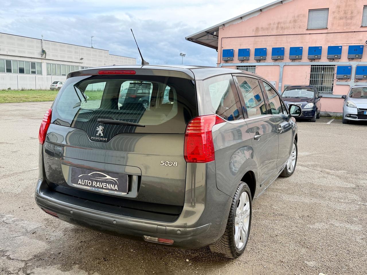Peugeot 5008 1.6 HDi 115CV 7 Posti 2015
