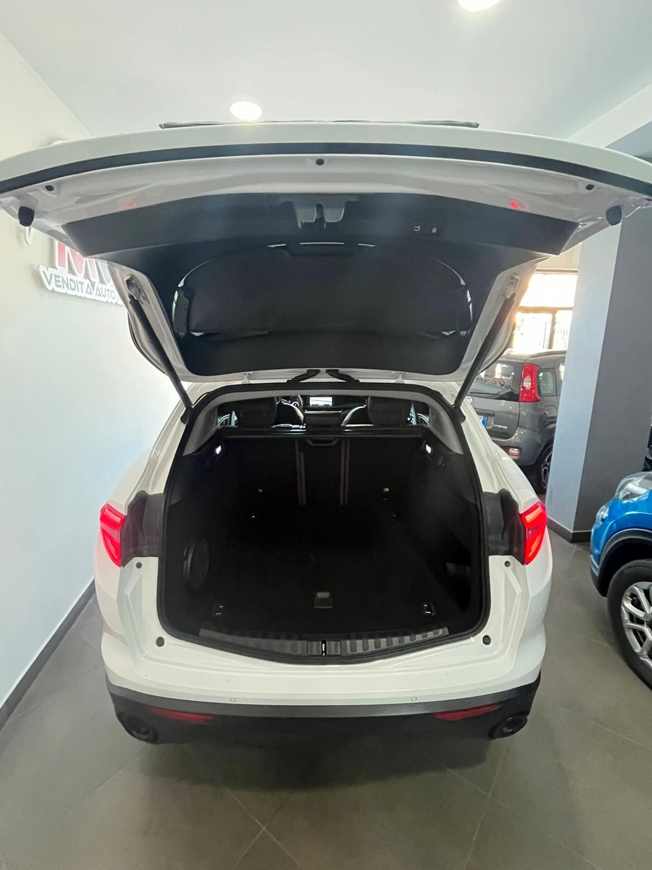 Alfa Romeo Stelvio 2.2 Turbodiesel 210 CV AT8 Q4 Super