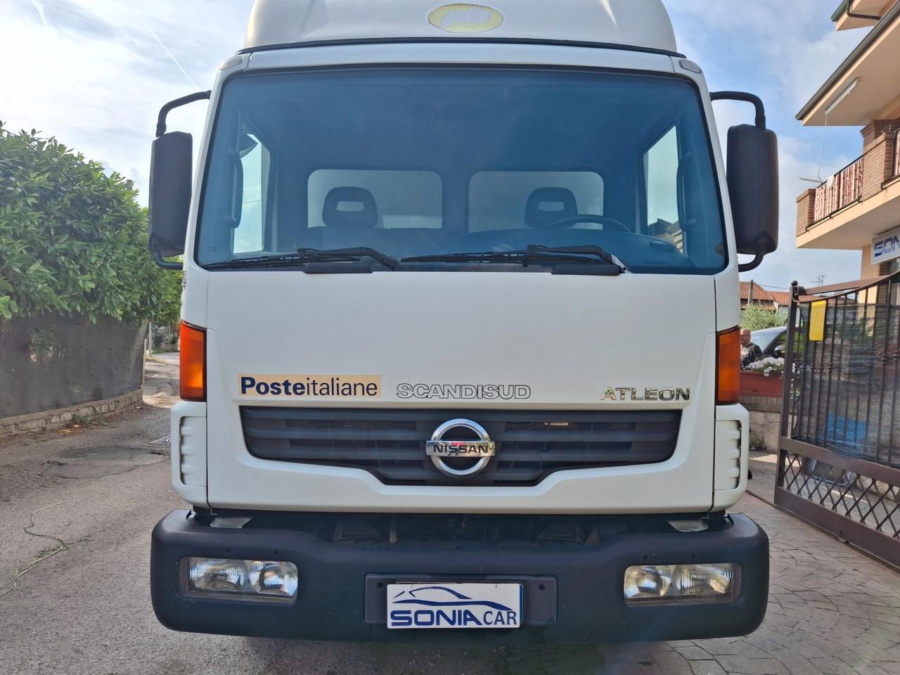 Nissan atelion con pedana posteriore idraulica