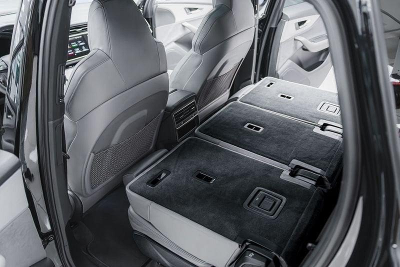 Audi Q7 AUDI Q7 S- LINE *7 POSTI*