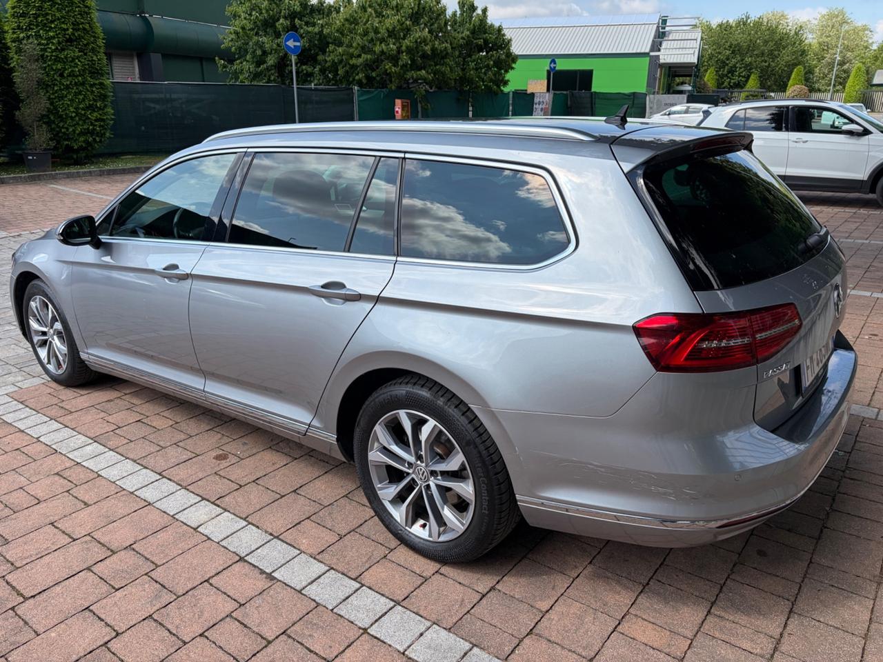 Volkswagen Passat Variant 2.0 TDI DSG Business BlueMotion Tech