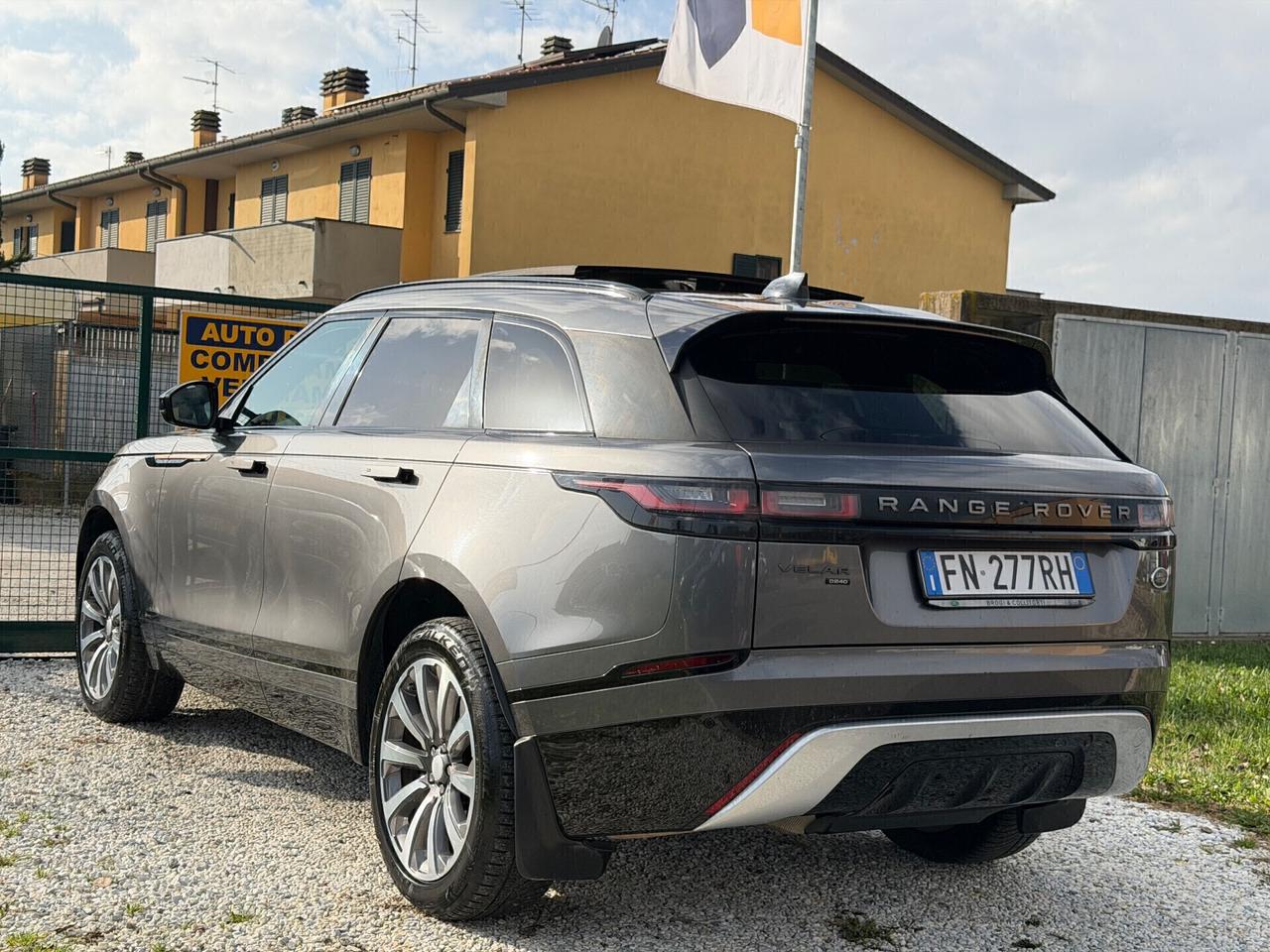 Range Rover Velar 2.0D I4 240 CV R-Dynamic HSE