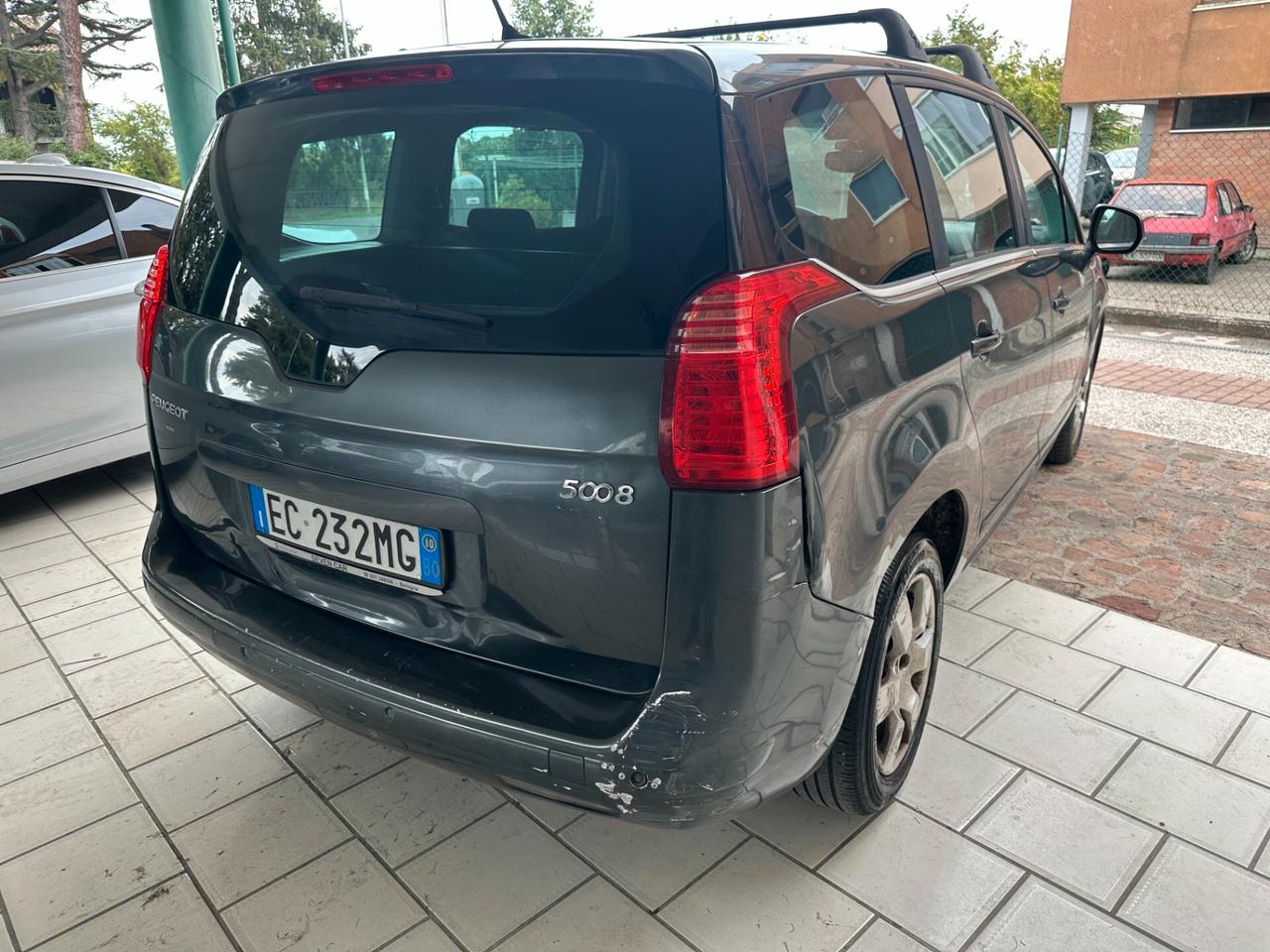 Peugeot 5008 1.6 HDi 110CV (12 RATE)