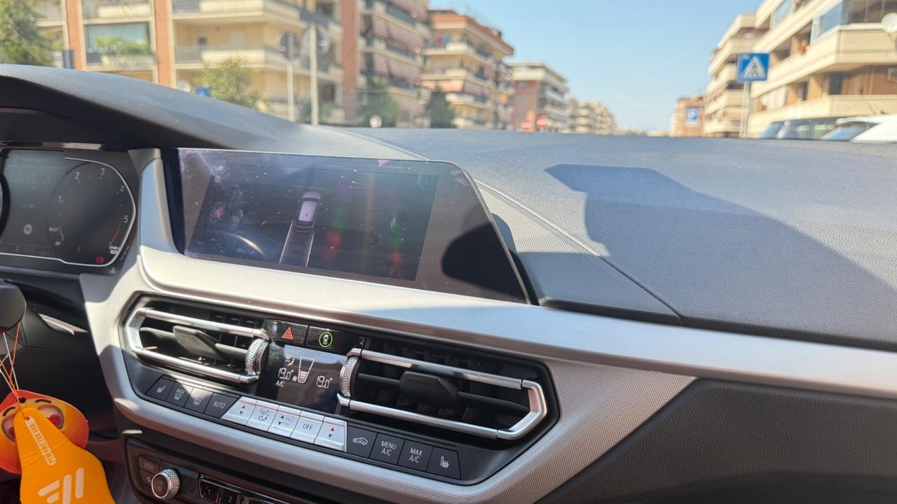Bmw 118 118d 5p. Business Advantage LED NAVI CERCHI 18 PDC CLIMA AUTOMATICO