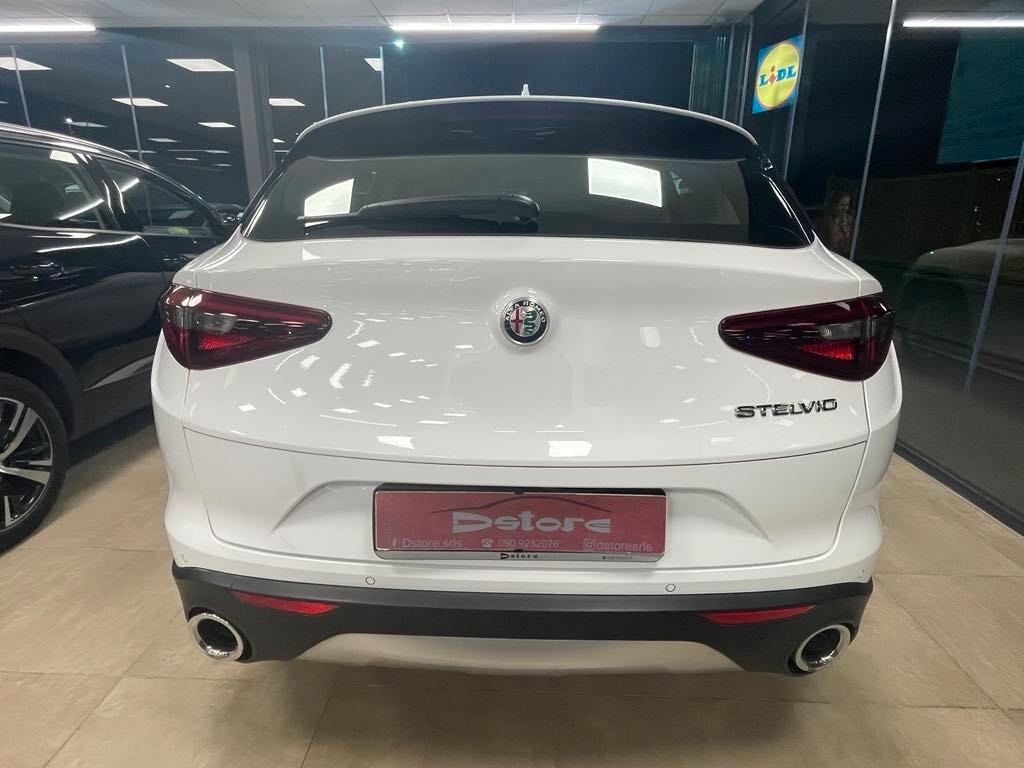 Alfa Romeo Stelvio 2.2 Turbodiesel 160 CV AT8 RWD Business