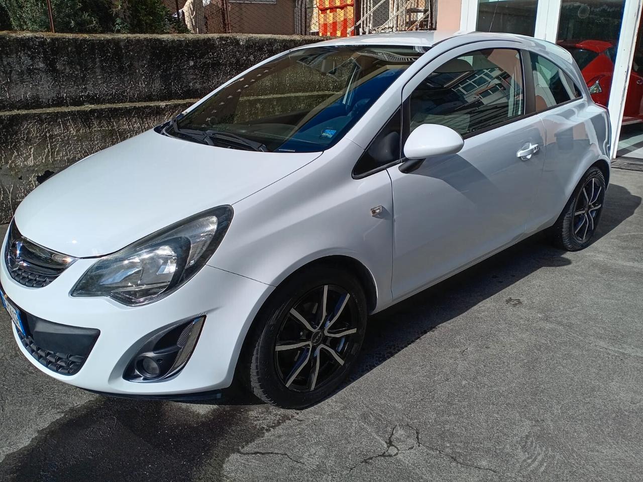 Opel Corsa 1.2 85CV 3 porte GPL-TECH b-color