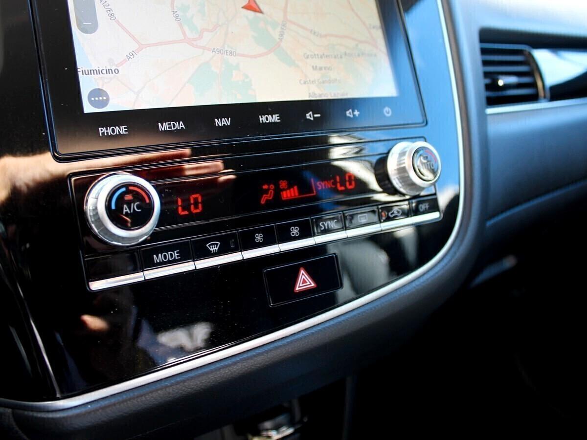 Mitsubishi Outlander 2.0 2WD GPL Bi-fuel CVT Instyle SDA