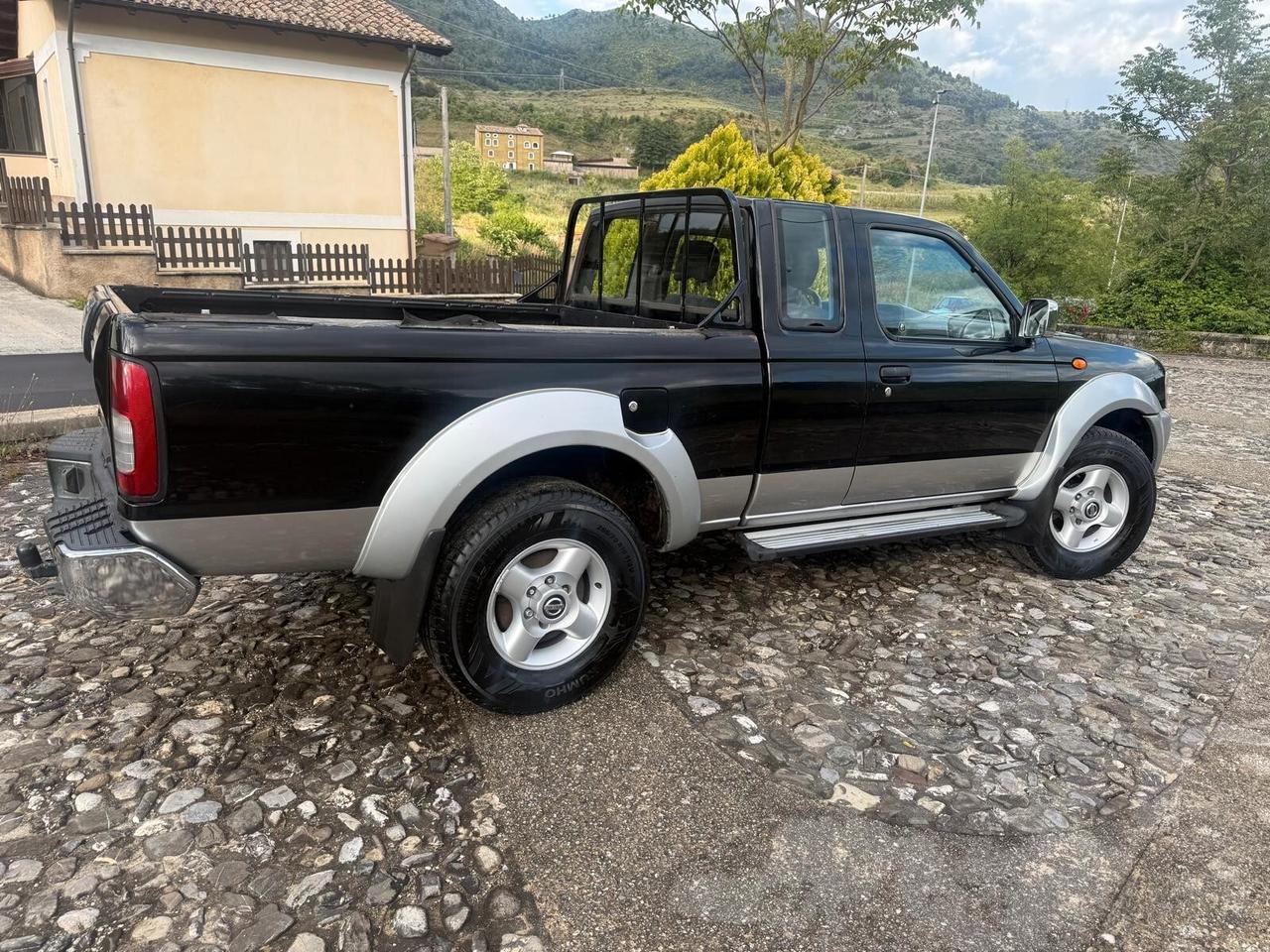 Nissan Navara 2.5 dCi 133CV 2 porte King Cab XE