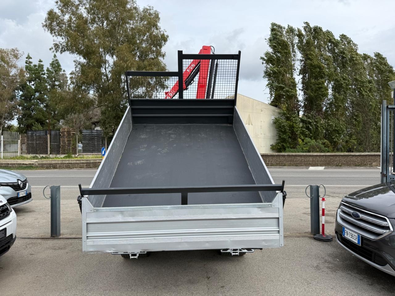 Nissan Cabstar Ribaltabile con Gru 35.15