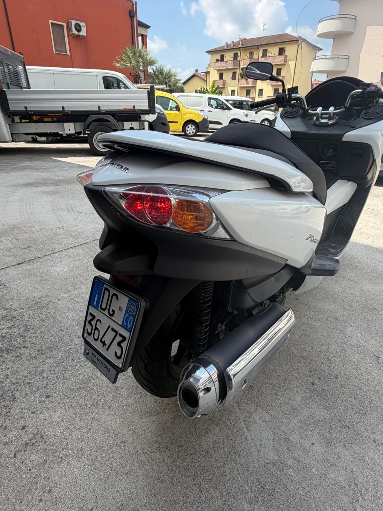 Honda Forza 250 X