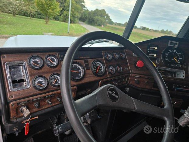 Trattore stradale freightliner