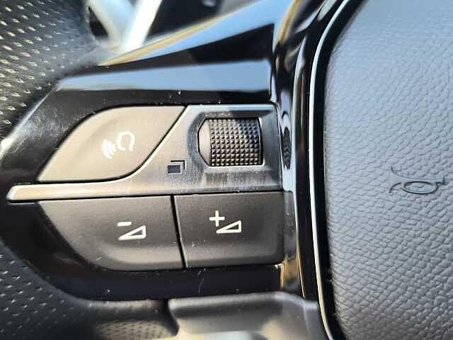 Peugeot 3008 BlueHDi 130 S&S EAT8 Allure