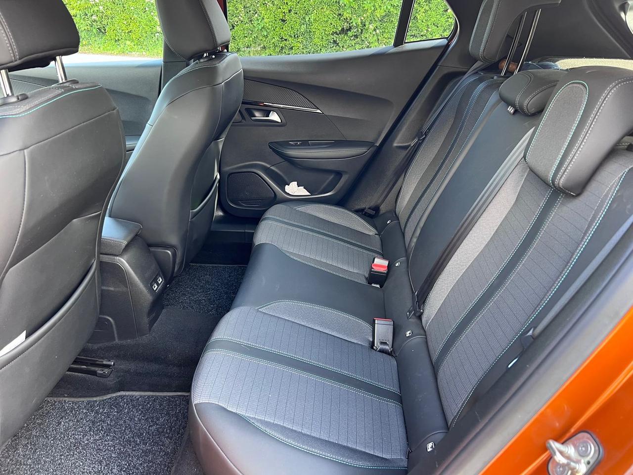 Peugeot 2008 Allure Pack 1.2 PureTech 130