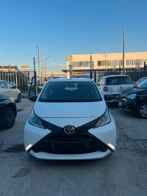 Toyota Aygo 1.0 VVT-i 69 CV 5 porte x-play TSS