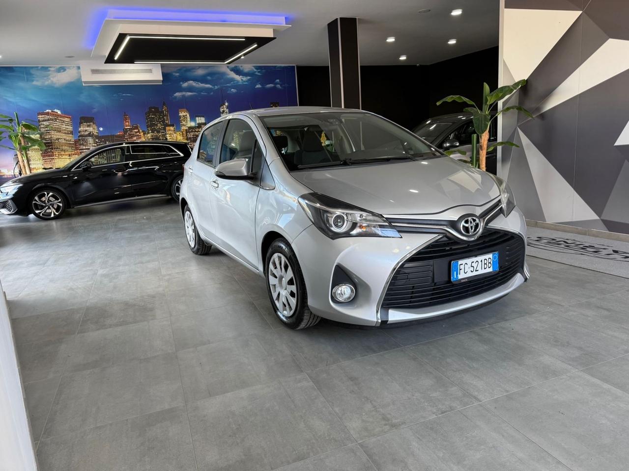 Toyota Yaris 1.0 5 porte Lounge-84.000 Km
