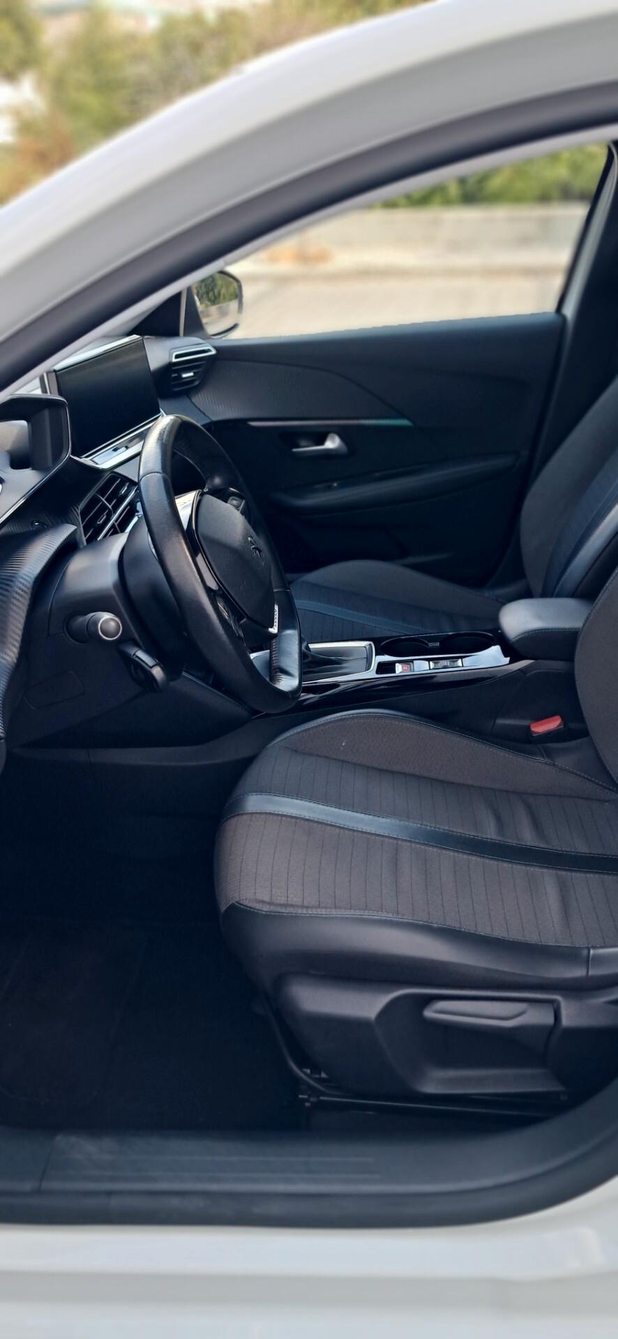 Peugeot 208 PureTech 101 Stop&Start 5 porte Allure Navi Pack