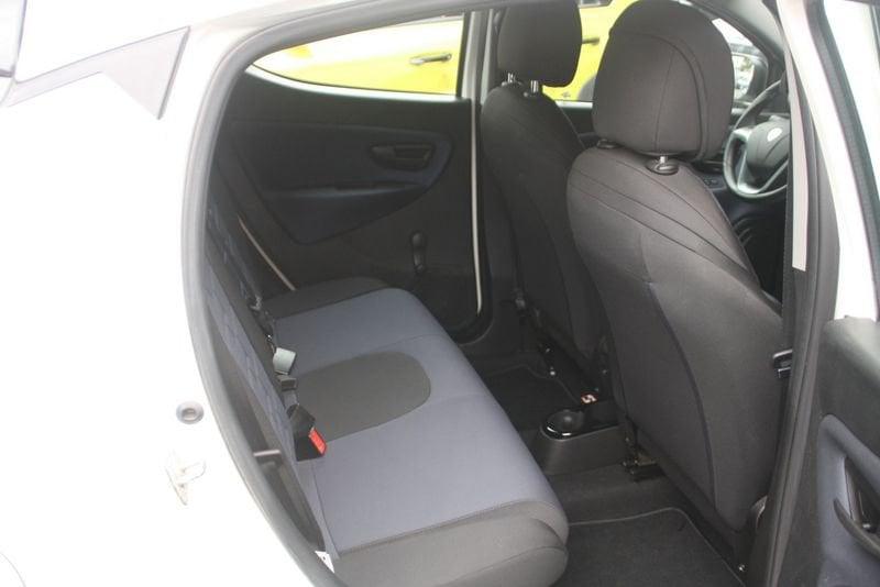 Lancia Ypsilon 1.0 FireFly 5 porte S&S Hybrid Platino