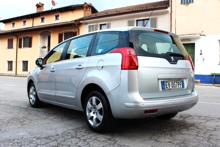 Peugeot 5008 1.6 HDi 115CV Allure 7POSTI CLIMA AUTOMATICO SENSORI PARK RADIO CD NAVIGATORE