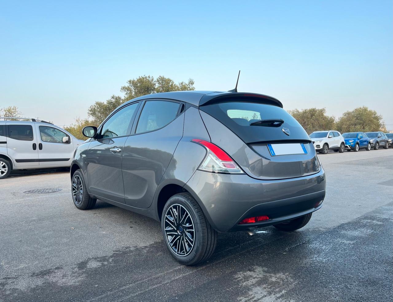 Lancia Ypsilon 1.0 FireFly 5 porte S&S Hybrid Oro Km0