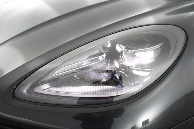 PORSCHE Macan Macan 2.0