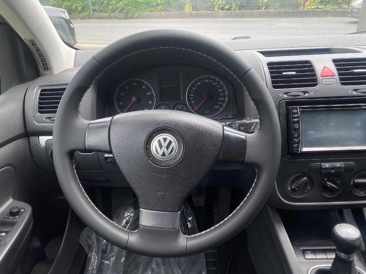 VOLKSWAGEN Golf 1.6 Comfortline