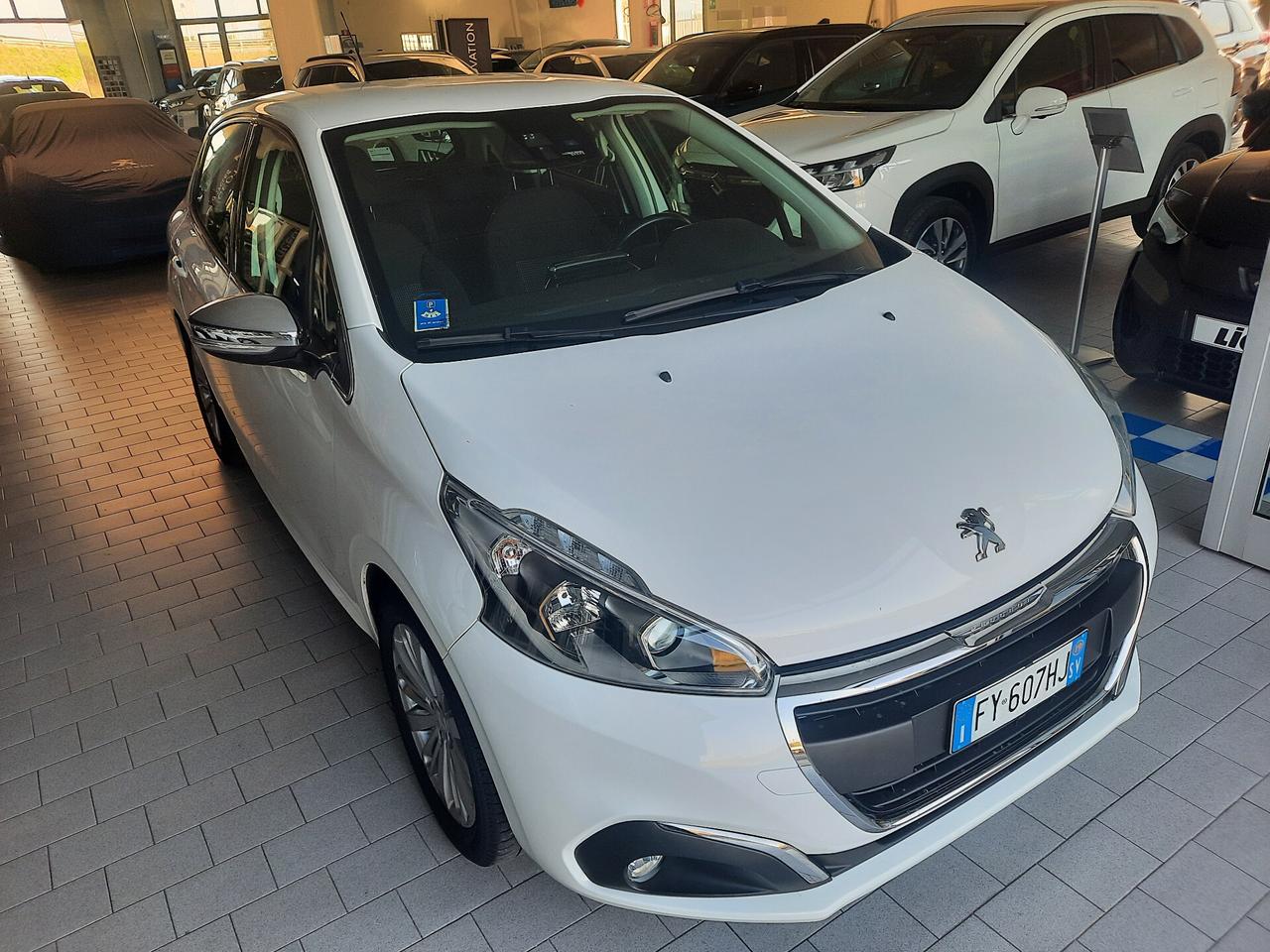 Peugeot 208 PureTech 82 5 porte Allure