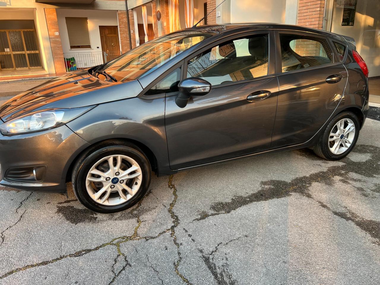 Ford Fiesta 1.5 TDCi 75CV 5 porte Black & White Edition