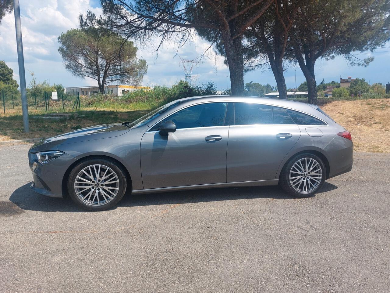 Mercedes-benz CLA 200 D automatico s .brake executive Km 2549 originali
