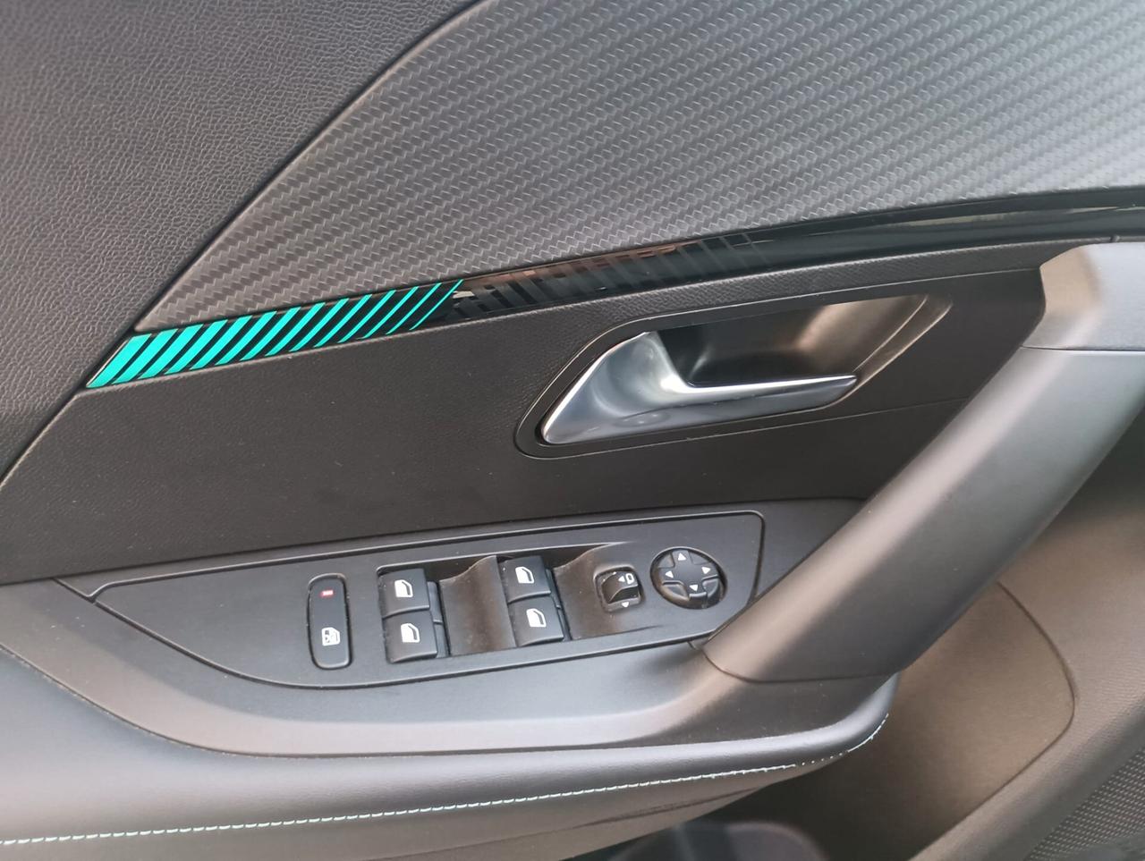 Peugeot 2008 1.5BlueHDi 130 S&S EAT8 Allure Pack