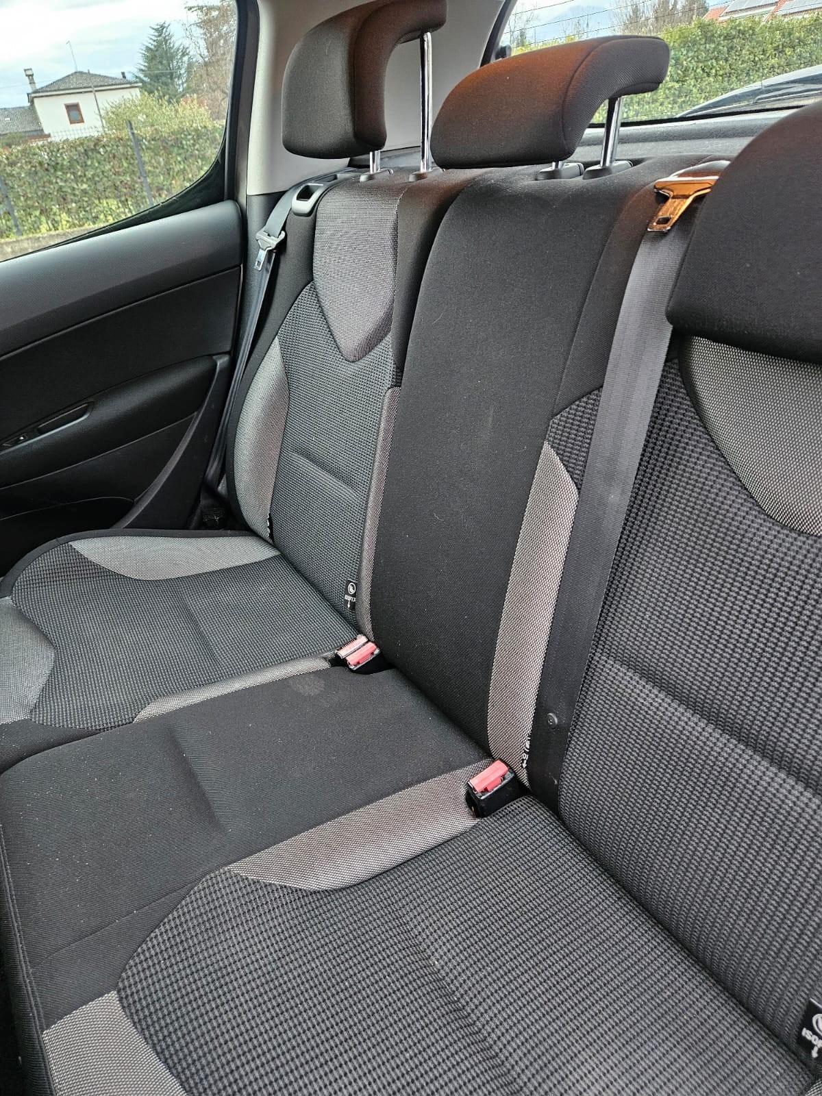 Peugeot 308 NEOPATENTATI