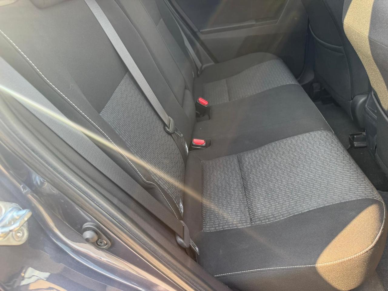 Toyota Auris 1.8 Hybrid. Cambio automatico