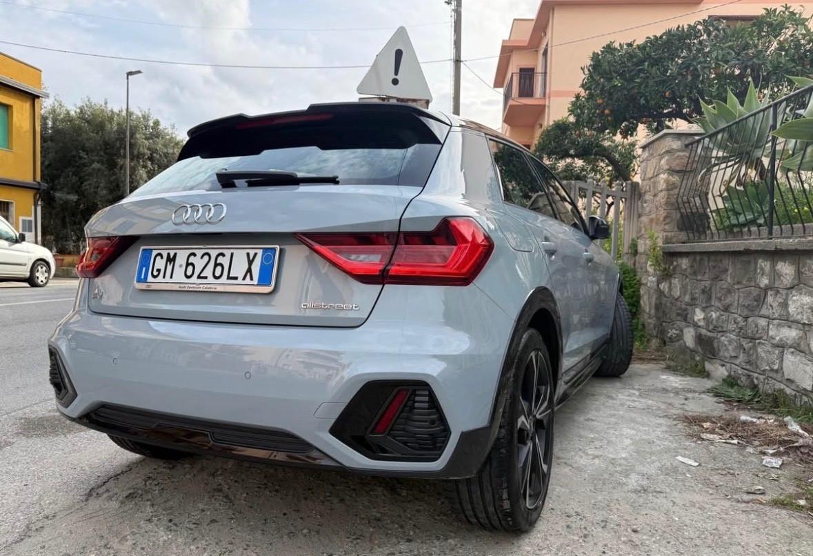 Audi A1 allstreet 30 TFSI S tronic Identity Contrast