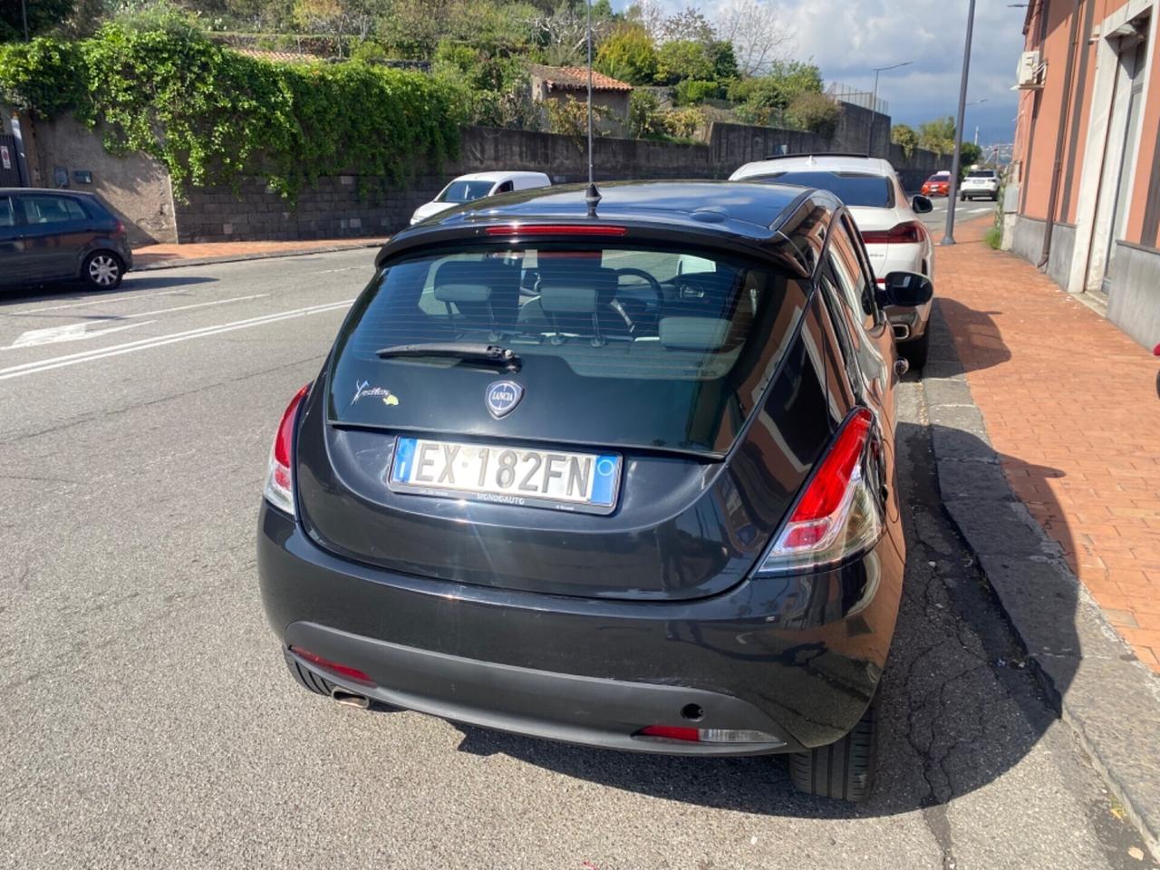 Lancia Ypsilon 1.2 69 CV 5 porte S&S Silver 2014