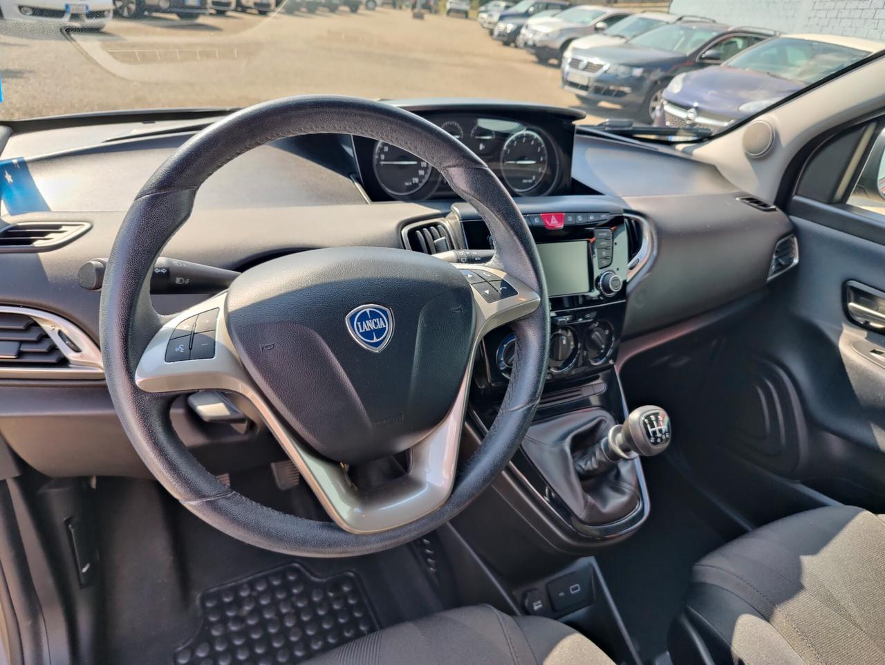 Lancia Ypsilon 1.0 FireFly 5 porte S&S Hybrid Ecochic Gold
