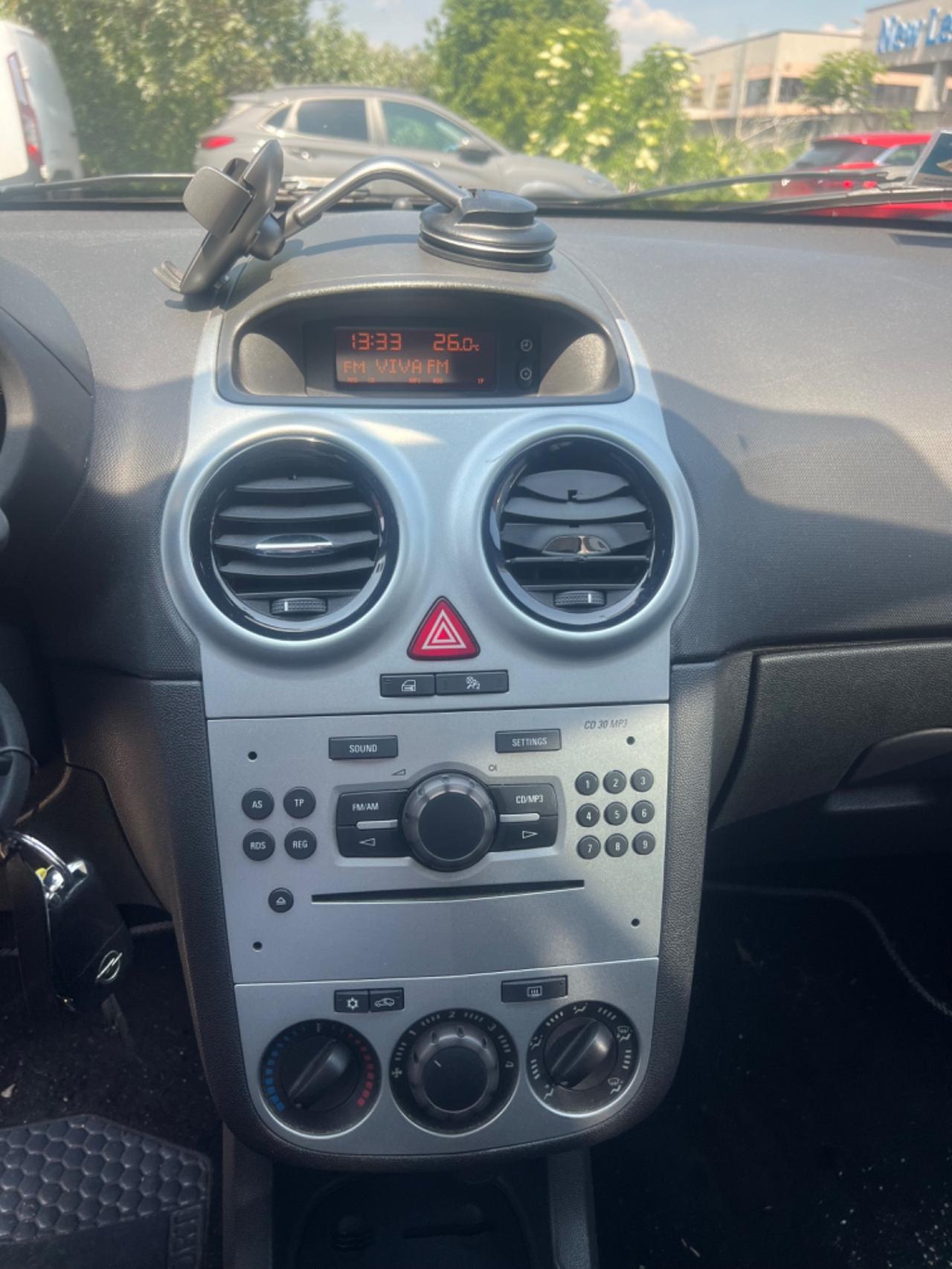 Opel Corsa 1.2 5 porte Cosmo