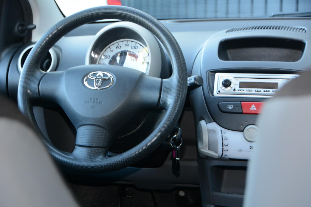 Toyota Aygo 1.0 12V VVT-i 3p 1.0 Now benzina * POCHI KM *