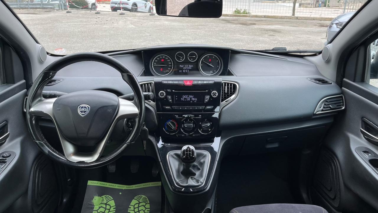 Lancia Ypsilon 1.3 MJT 16V 95 CV 5 porte S&S Silver