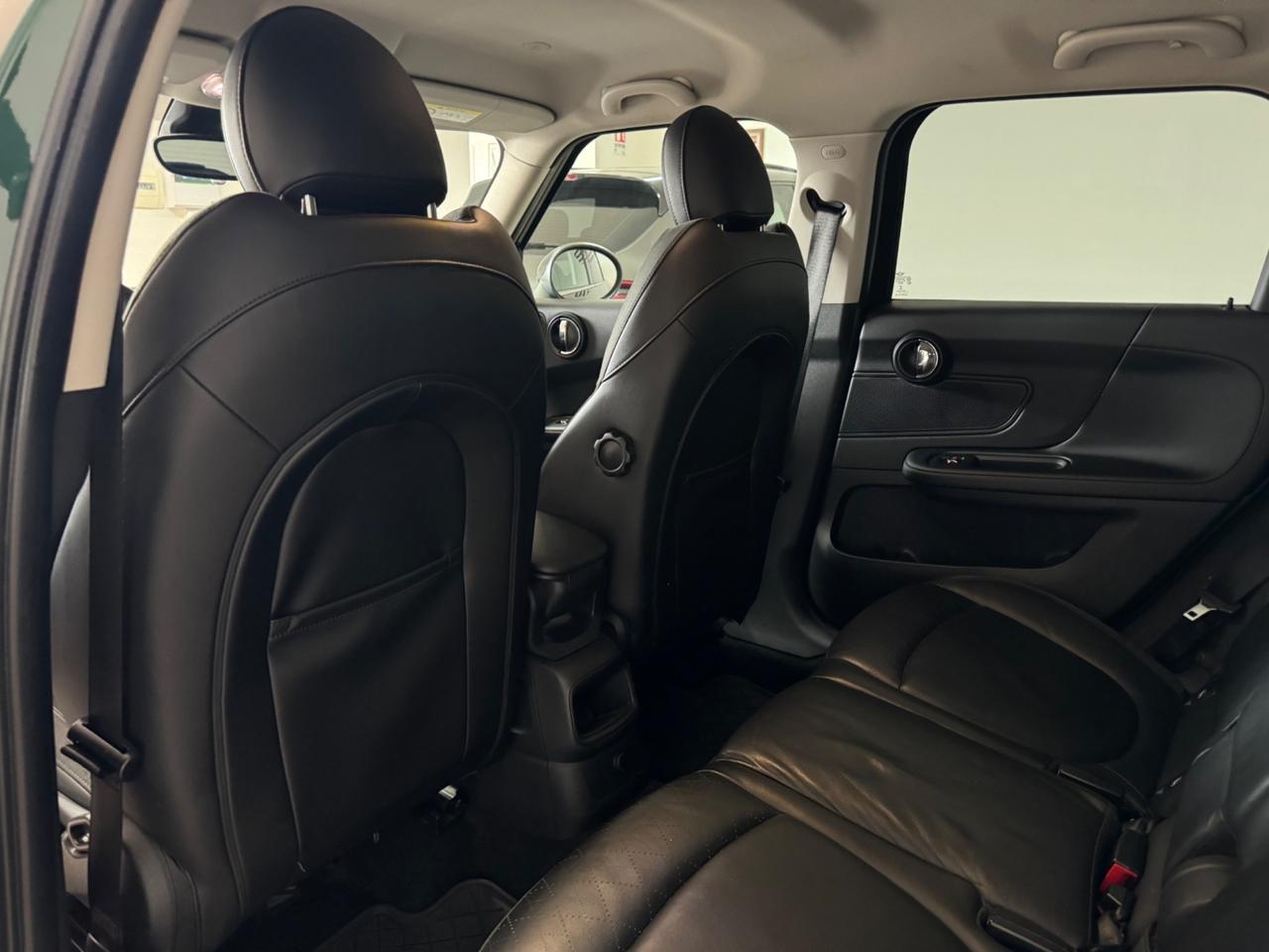 Mini Cooper D Countryman AUTOMATICA BLACK LINE