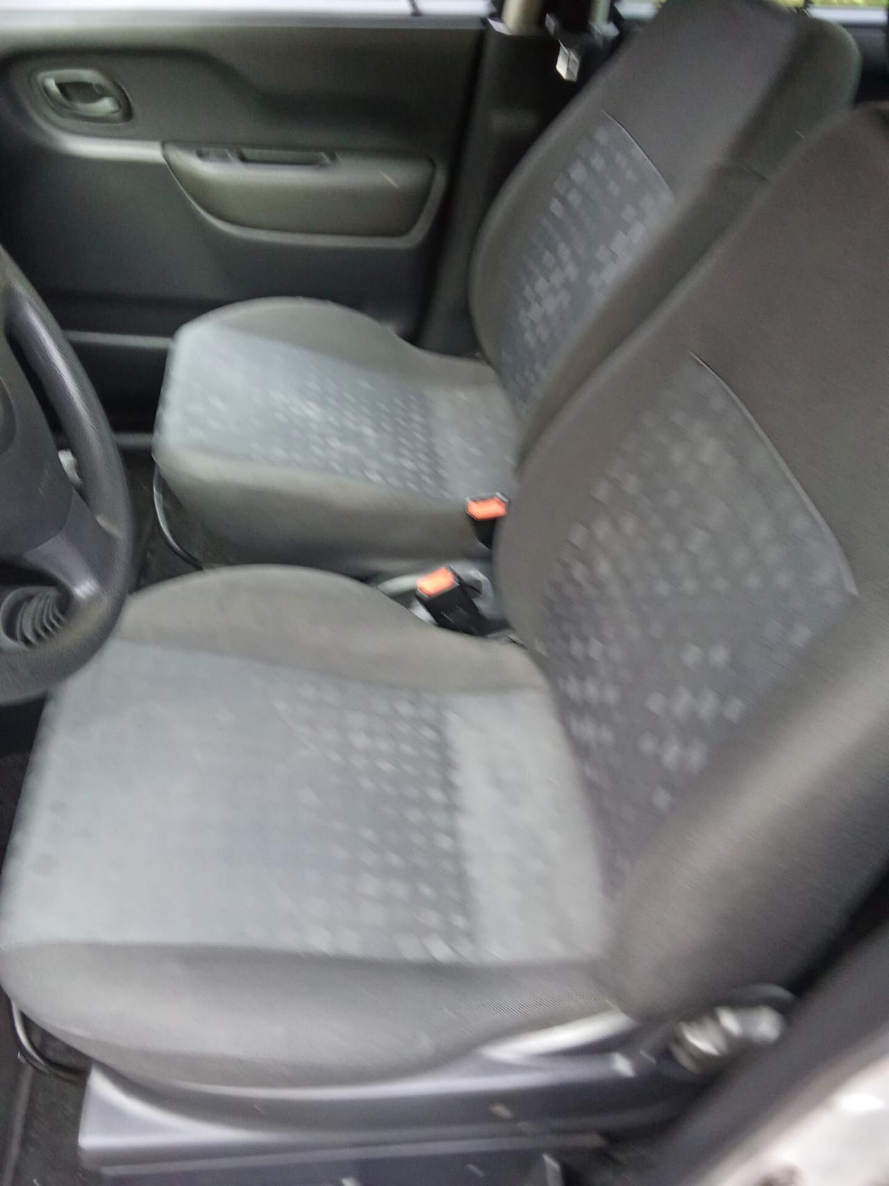 Opel Agila 1.0