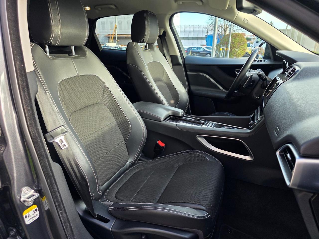 Jaguar F-Pace 2.0 20d Turbo R- #8356