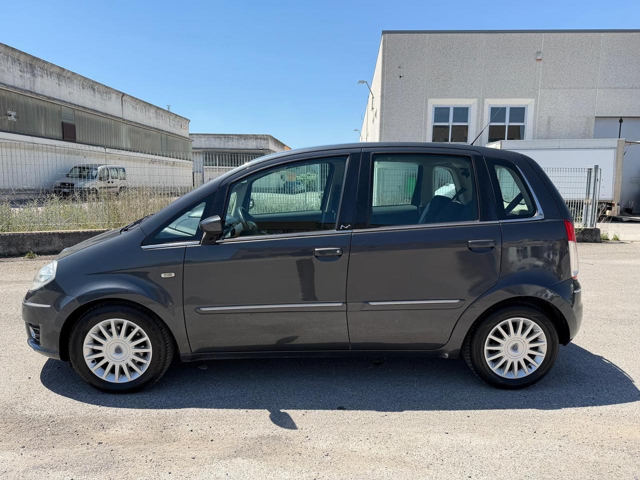 Lancia MUSA Multijet Poltrona Frau