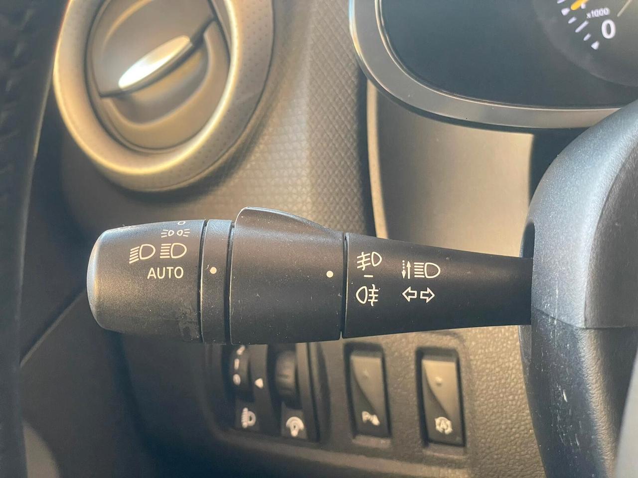 Renault Clio TCe 12V 90 CV Start&Stop 5 porte Energy Duel