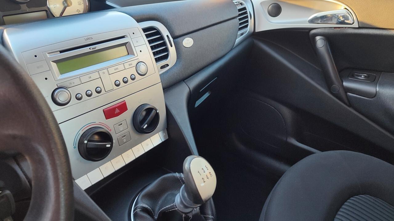 Lancia Ypsilon 1.2 Oro