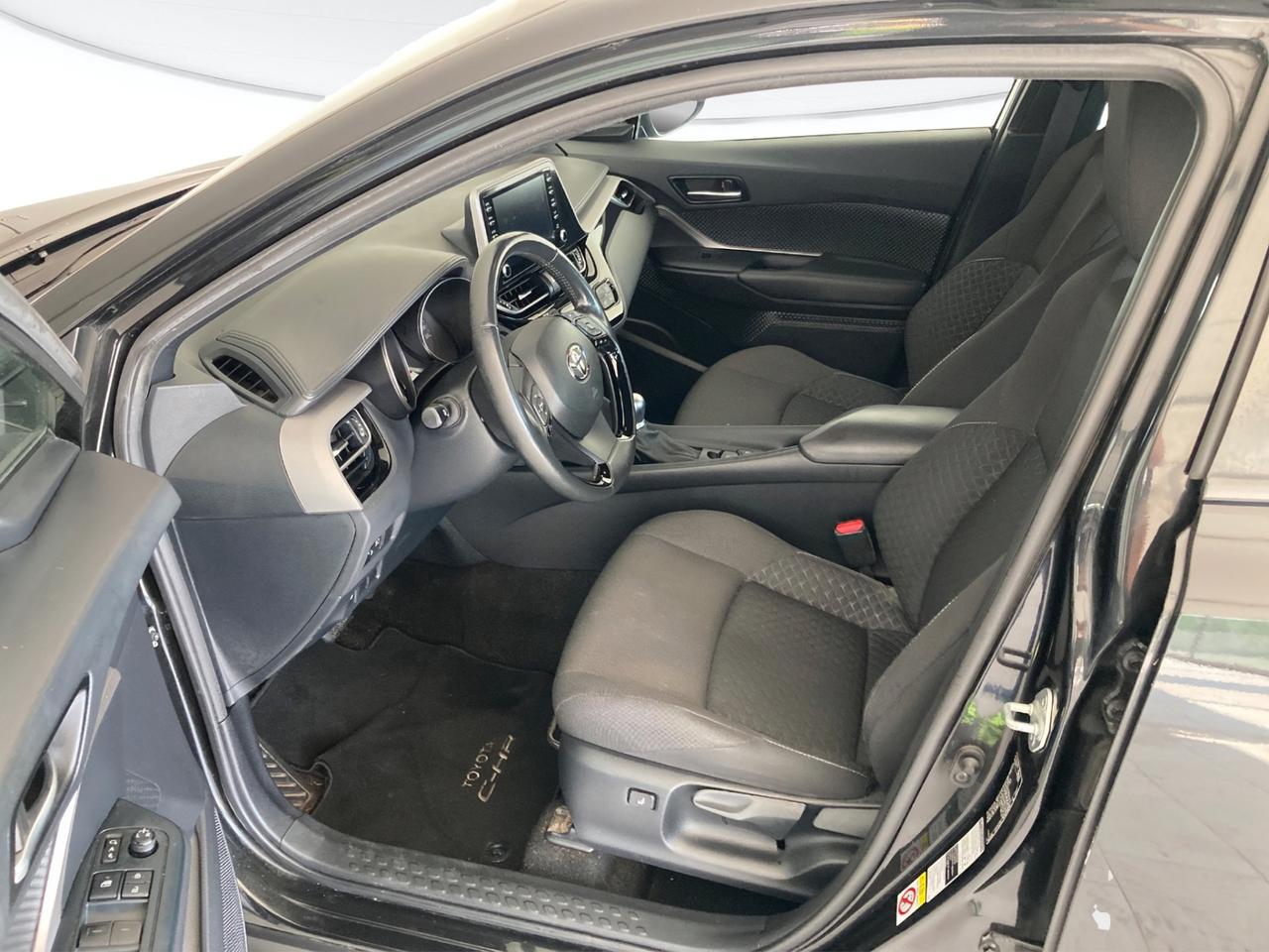 TOYOTA C-HR 1.8h Business e-cvt