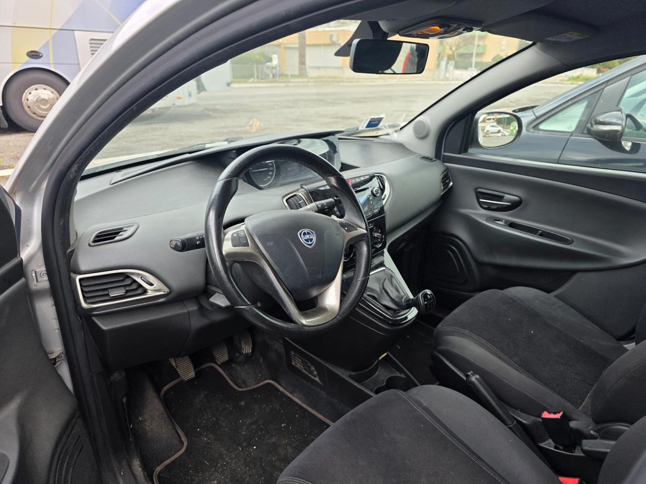 Lancia Ypsilon 1.3 MJT 16V 95 CV 5 porte S&S Gold